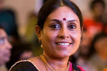 கொலை மிரட்டல்: பிரபல தமிழ் நடிகை சரண்யா மீது வழக்கு