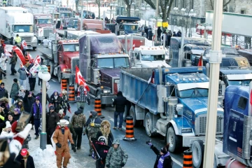ட்ரக் பேரணி போராட்டத்திற்கு எதிர்ப்பை எதிரிக்கும் மக்கள்!
