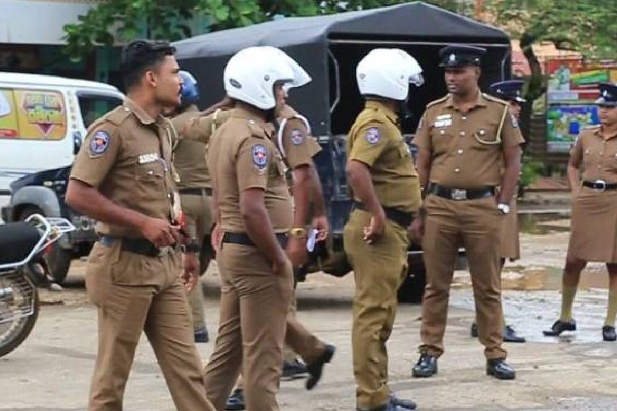 பொலிஸாரின் திடீர் சோதனை ; சட்டவிரோத கைத்துப்பாக்கி விவசாயிடம் இருந்து பறிமுதல் | Police Raid Illegal Firearm Found Farmer S Home