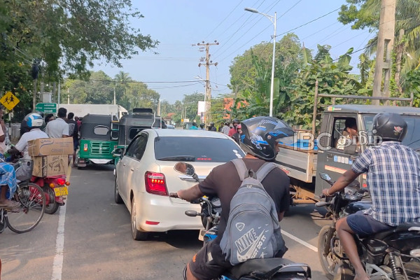 யாழில் கோரவிபத்து: இளைஞர் ஸ்தலத்தில் பலி | Youth Dies In Jaffna