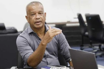 திட்டமிட்ட ஊடகச் சவால்களை வெற்றிகொள்ள அரசு தயாராம்: லால் காந்த கூறுகின்றார்