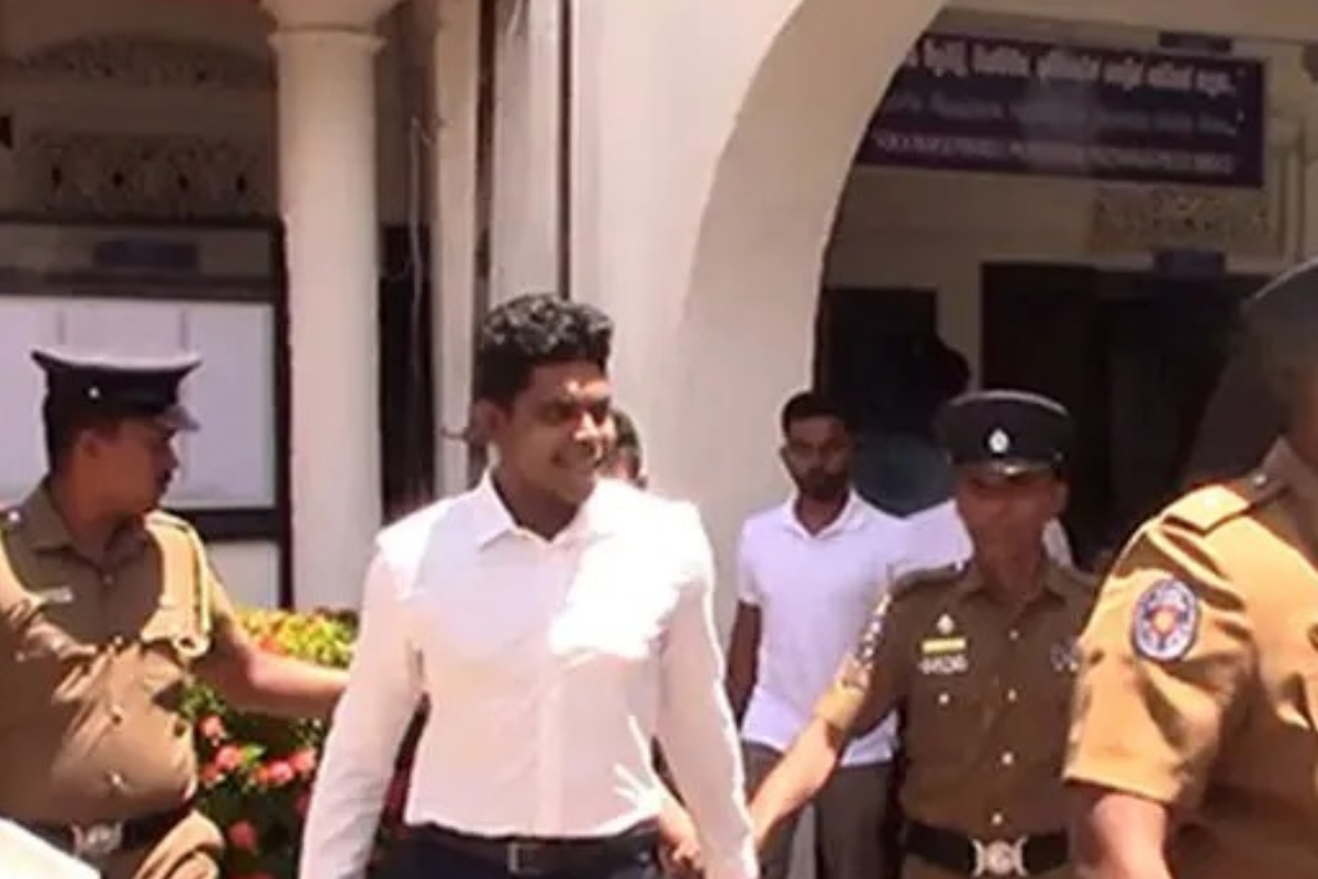 முன்னாள் இராஜாங்க அமைச்சர் சாந்த பண்டாரவின் மகன் உட்பட 5 பேருக்கு நீதிமன்றம் பிறப்பித்த உத்தரவு | Shantha Bandara S Son And 4 Others Remanded முன்னாள் இராஜாங்க அமைச்சர் சாந்த பண்டாரவின் மகன் உட்பட 5 பேருக்கு நீதிமன்றம் பிறப்பித்த உத்தரவு | Shantha Bandara S Son And 4 Others Remanded