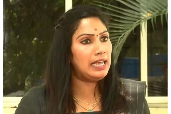 இளைஞருடன் அடிதடி, மீண்டும் சர்ச்சையில் சிக்கிய தாடி பாலாஜி- பரபரப்பு தகவல் | Police Complaint Against Thaadi Balaji Wife Nithya