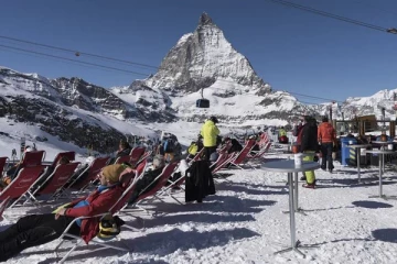 வெளிநாட்டவர்கள் வாழ சிறந்த நாடுகள் பட்டியலில் தொடர்ந்து மூன்று ஆண்டுகளாக முதலிடம் வகிக்கும் நாடு