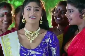 முத்து பட பத்மினியை ஞாபகம் இருக்கா? முகமெல்லாம் மாறி இப்போ எப்படி இருக்காரு பாருங்க