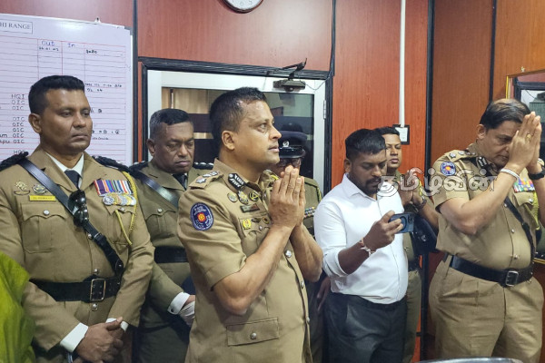 தனது கடமைகளை பொறுப்பேற்ற கிளிநொச்சி மற்றும் முல்லைத்தீவு மாவட்டங்களுக்கான பிரதிப் பொலிஸ்மா அதிபர் | Deputy Inspector General Of Police For Kilinochchi