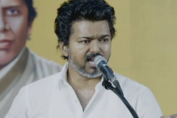 இந்த தற்குறிகள் ஒன்று சேர்ந்து வாழ்நாள் முழுக்க... - எச்சரித்த விஜய் | Vijay Slams Dmk For Comment Tharkuri On Tvk Cadres