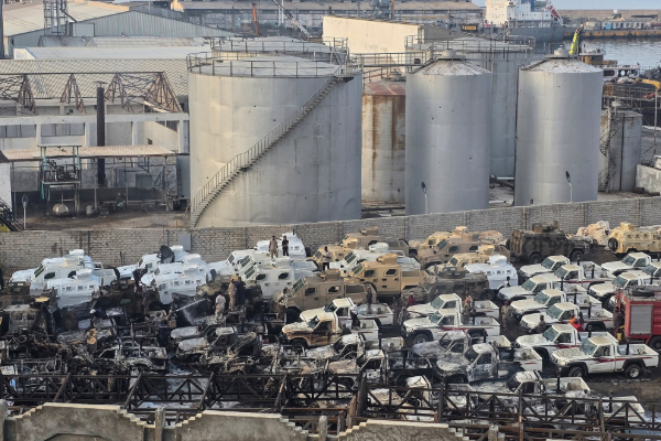 சவூதி அரேபியாவின் அதிரடி தாக்குதல்.. பதற்றத்திற்கு மத்தியில் ஐக்கிய அரபு எமிரேட்ஸின் அறிவிப்பு | Uae Withdraw Forces Yemen Amid Crisis Saudi Arabia சவூதி அரேபியாவின் அதிரடி தாக்குதல்.. பதற்றத்திற்கு மத்தியில் ஐக்கிய அரபு எமிரேட்ஸின் அறிவிப்பு | Uae Withdraw Forces Yemen Amid Crisis Saudi Arabia