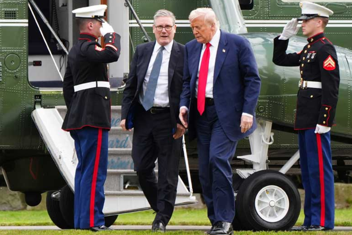 ஈரானுக்கு எதிராக போராட தயங்கும் ஸ்டார்மர்.. ட்ரம்பின் சீற்றத்தால் பிரித்தானியாவுடன் ஏற்படும் முறுகல் | Trump Blames Britain Pm Starmer Not Joining War