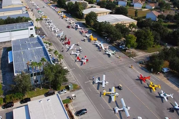 people-own-aircraft-in-california-cameron-airpark