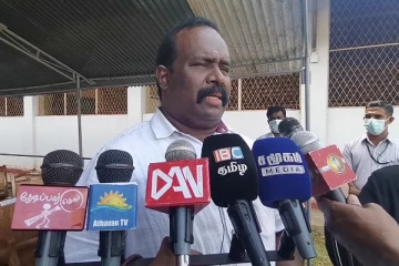 நடமாடும் சேவையால் தீர்வினை பெற்றுக்கொள்ள முடியாத நிலையில் மக்கள்! செல்வம் அடைக்கலநாதன் (Photos)