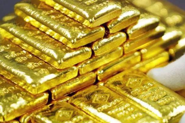 பெங்களூரு விமான நிலையத்தில் பரபரப்பு: சுங்கத்துறை அதிகாரிகளுக்கு பார்சலில் சிக்கிய மர்மம்! | Bengaluru Airport Gold Parcel To Customs Officials