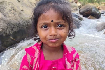 ජලය යැයි සිතා රසායනික ද්‍රව්‍යයක් පානය කෙරූ කුඩා දැරියක් මරුට