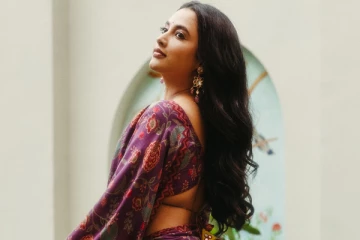 பிரியங்கா மோகன் சேலையில் கியூட் புகைப்படங்கள்