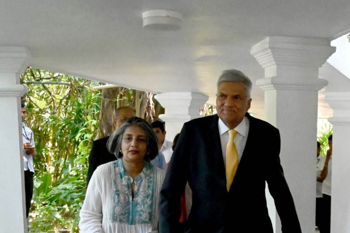 ரணில் வீட்டுக்குள் திடீரென நுழைந்த சி.ஐ.டிஅதிகாரிகள்! | Cid Officers Enter Ranil Wickramasingha House