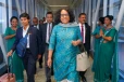 අභාවයට පත් හිටපු කටාර් රාජ්‍යය නායකයාට අවසන් ගෞරව දැක්වීමට අගමැතිනිය පිටව යයි