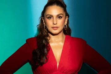 பிகினி உடையில் நடிகை ஹுமா குரேஷி.. வலிமை, காலா பட நடிகையா இப்படி