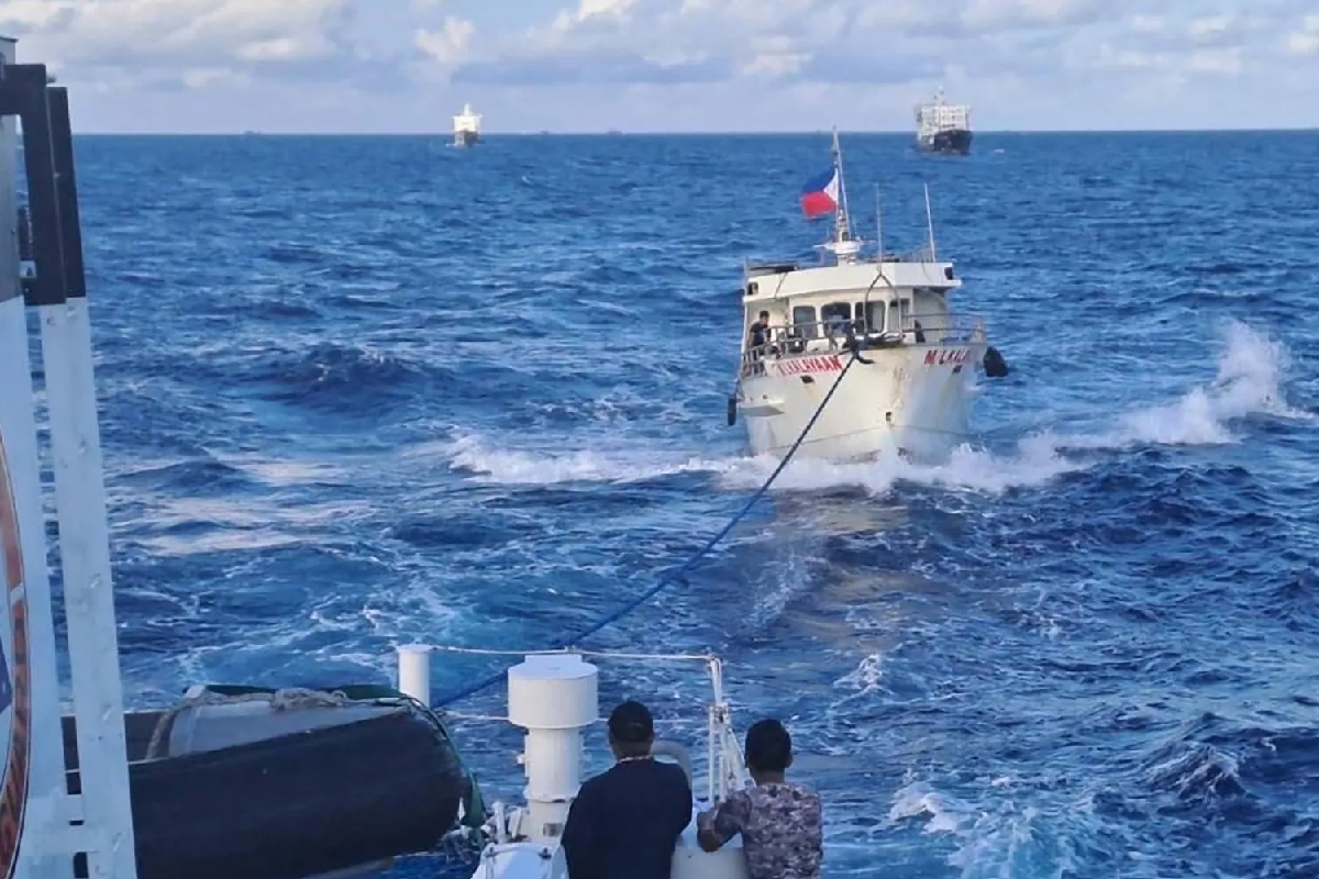 தென் சீனக் கடல் விவகாரம் : சீனாவின் உரிமை கோரல்களை நிராகரித்தது பிலிப்பைன்ஸ் | South China Sea Philippines Reject China Claims தென் சீனக் கடல் விவகாரம் : சீனாவின் உரிமை கோரல்களை நிராகரித்தது பிலிப்பைன்ஸ் | South China Sea Philippines Reject China Claims