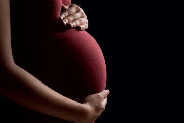 மூத்த மகனின் உயிரை பறித்த தாயின் கர்ப்பகால போட்டோஷூட் ; பெரும் சோகத்தில் உறவுகள்