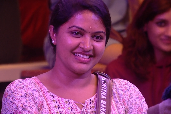 கணவரை பிரிந்த ரச்சிதாவிற்கு ரூட்டு போட்ட வனிதாவின் முன்னாள் காதலர்.. அதுவும் இவ்வளவு ஒப்பனவா | Robert Flirt With Rachita