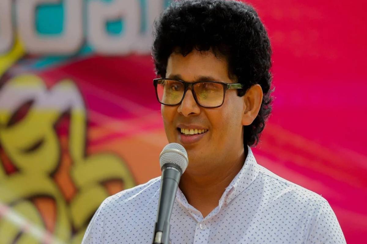 400 ரூபா வரை உயர்ந்த அரிசி விலை - நுகர்வோருக்கு அநீதி இழைக்கப்பட்டதாக குற்றச்சாட்டு | Rice Prices Rise By Up To 400 Rupees 400 ரூபா வரை உயர்ந்த அரிசி விலை - நுகர்வோருக்கு அநீதி இழைக்கப்பட்டதாக குற்றச்சாட்டு | Rice Prices Rise By Up To 400 Rupees