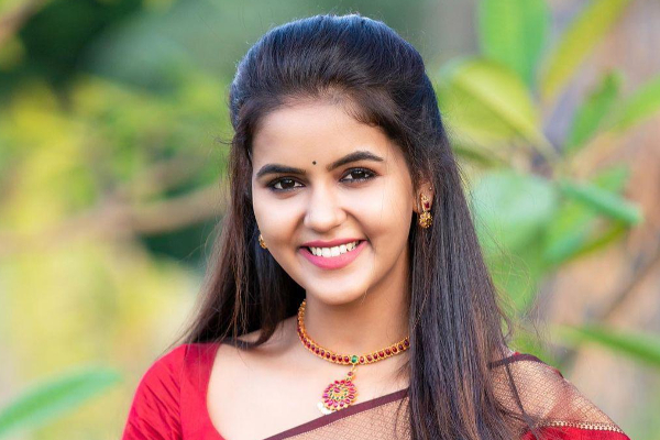 சீரியல் நடிகை சைத்ரா ரெட்டி ஒரு நாளைக்கு வாங்கும் சம்பளம் இவ்வளவா..! நீங்களே பாருங்க | Chaitra Reddy Salary For Kayal Serial