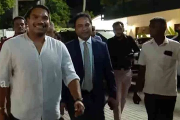 இரவிலும் கூடும் எதிர் தரப்பு ; அரசாங்கத்திற்கு எதிரான பேரணிக்காக தீவிரமாகும் நடவடிக்கை