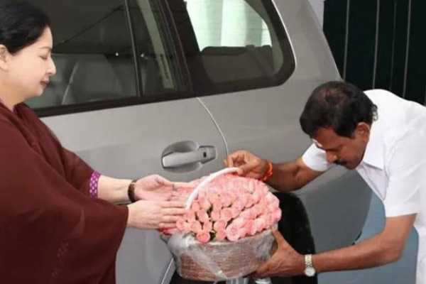 விரைவில் சசிகலாவுடன் இணையும் அதிமுக-வின் முக்கிய பிரபலம்? வெற்றி உறுதியானதாக தகவல் | Sasikala Soon Admk Member Join