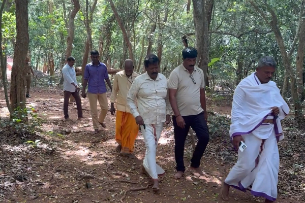 குருந்தூர்மலை ஆதிசிவன் ஆலயத்தில் வழிபாடு; காவல் காத்த இராணுவம் மற்றும் பொலிஸார்! | Worship At Kurundurmalai Adishivan Temple