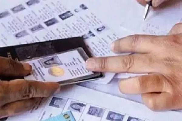 வாக்காளர் பட்டியலில் பெயர் சேர்க்க சிறப்பு முகாம்! முழு விபரம் இதோ | Special Announced For 18 Year Old Voters Chennai