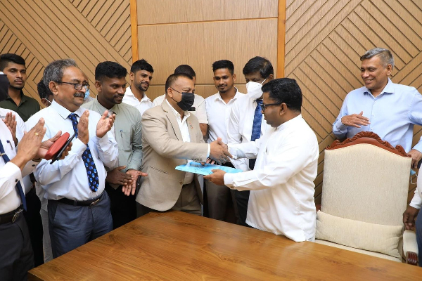 ஊழலற்ற எமது மக்கள் நலப் பணிகள் முழுத் தேசத்துக்குமானதொன்றாக தொடரும் : சிவநேசதுரை சந்திரகாந்தன் (Photos) | People Ministers Parliament Cabinet Pillayan ஊழலற்ற எமது மக்கள் நலப் பணிகள் முழுத் தேசத்துக்குமானதொன்றாக தொடரும் : சிவநேசதுரை சந்திரகாந்தன் (Photos) | People Ministers Parliament Cabinet Pillayan