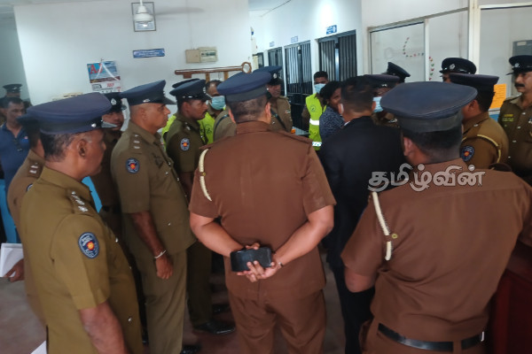 கிளிநொச்சி பொலிஸ் சிறை கூட்டில் தவறான முடிவெடுத்த குடும்பஸ்தர் மரணம் | Family Man Dies In Kilinochchi Police Jail Cell