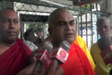 සාගර කාරියවසම්ට එරෙහිව හදිසි පොලිස් පැමිණිල්ලක්- පොලිස්පතිවරයා ගැන කියපු කතාවට ජාතික භික්ෂු පෙරමුණෙන් වැඩ ඇරඹෙයි