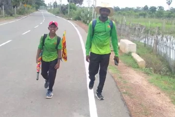 நடைப் பயணம் மூலம் இலங்கையை சுற்றி வந்த 11வயது பாடசாலை மாணவன்!