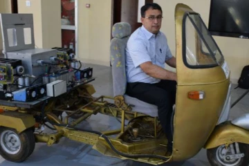 பேராதனை பல்கலை பொறியியல் மாணவர்களின் புதிய கண்டுபிடிப்பு(photos)