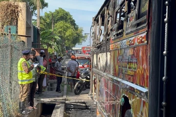 கொழும்பில் திடீரென தீப்பற்றி எரிந்த பேருந்து: விசாரணைகள் தீவிரம்