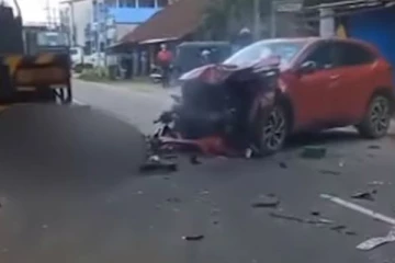 4 வாகனங்களுடன் கார் மோதி கோர விபத்து! - இருவர் பரிதாபமாக பலி