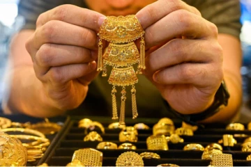 வார இறுதியில் க்ஷாக் கொடுத்த தங்கம் விலை