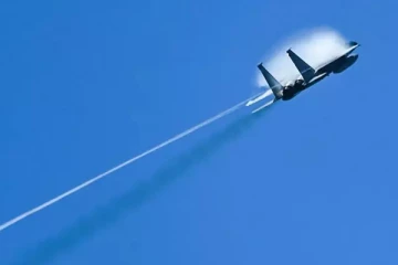 அமெரிக்காவில் பறந்து கொண்டிருந்த மர்மபொருள்