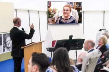 இறுதி சடங்கில் திடீரென கேட்ட இறந்து போன பெண்ணின் குரல்! அதிர்ந்து போன குடும்பத்தினர் - இப்படியுமா?