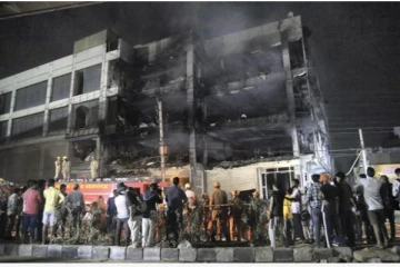 டெல்லி தீ விபத்து - பலி எண்ணிக்கை 30 ஆக உயர்வு; 10 லட்சம் நிவாரணம் அறிவித்தார் முதலமைச்சர் கெஜ்ரிவால்!