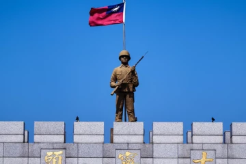 தாய்வான் எல்லையில் பறந்த 30 சீன விமானங்களால் பதற்றம்!