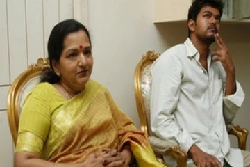 நடிகர் விஜயின் அரசியல் வருகை பற்றி அவரது தாயார் வெளியிட்ட தகவல்!