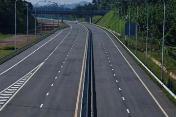 தெற்கு அதிவேக வீதியில் மண்சரிவு