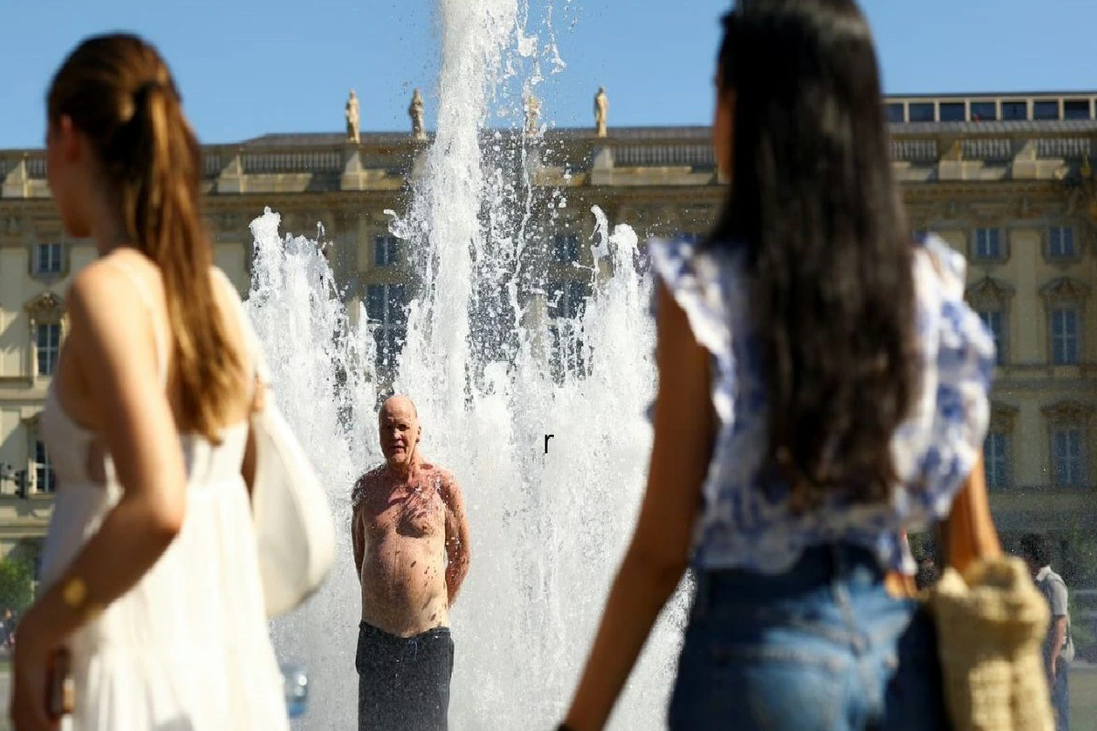 பிரான்ஸில் வரலாறு காணாத வெப்பநிலை; 40 பேர் பலி | Record Breaking Temperatures In France 40 Dead