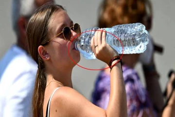 கோடைக்கால தாகத்தை தணிக்கும் பிளாஸ்டிக் போத்தல்களினால் இப்படியொரு ஆபத்தா? தெரிஞ்சிக்கோங்க!