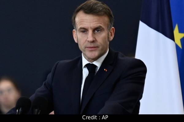 மேக்ரான் குடும்பத்தில் மீண்டும் பிரச்சினை? கேலி செய்யும் இணையம் | Eye Injury Or Something Macron Trolls For Eyeglass