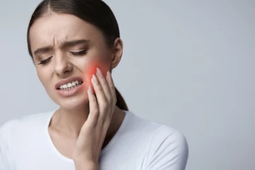 எப்பேர்ப்பட்ட பல்வலியையும் சரிசெய்யனுமா? இதோ சில வீட்டு வைத்தியங்கள்