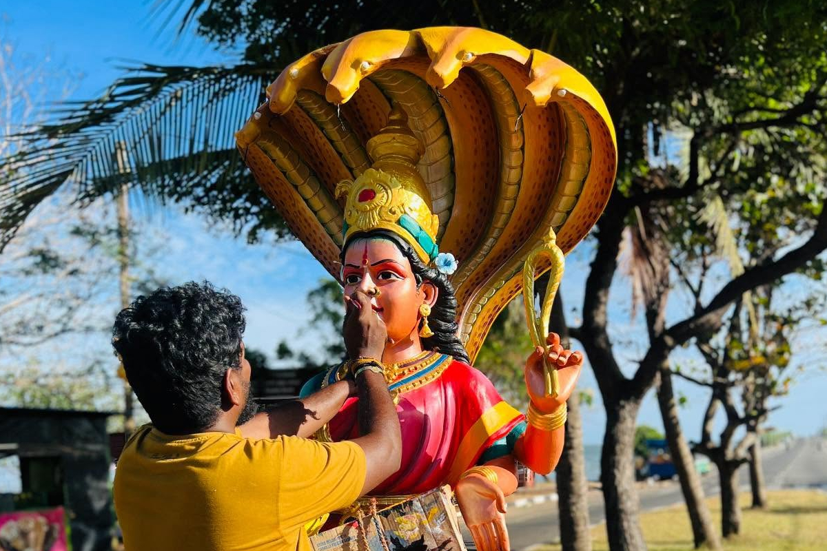 யாழ்.பண்ணையில் புதுப் பொலிவு பெற்ற நாகபூசணி அம்மன்! | Nagapoosani Amman Statue At Jaffna Pannai Road யாழ்.பண்ணையில் புதுப் பொலிவு பெற்ற நாகபூசணி அம்மன்! | Nagapoosani Amman Statue At Jaffna Pannai Road