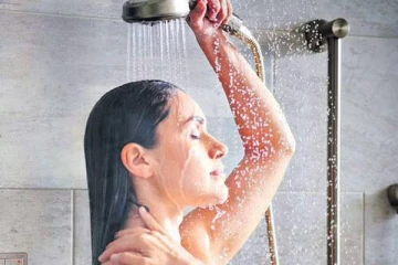 உஷ்ணத்தை கட்டுப்படுத்த அன்றாடம் எப்படி குளிக்க வேண்டும்?